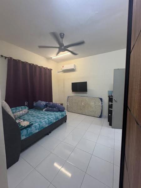 2-storey Terraced House for Sale in Taman Scientex Pasir Gudang (Pasir Gudang) - Regina Khor - Bedroom - PropertyGuru.com.my