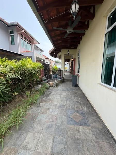 Semi-Detached House for Sale in Taman Sutera (Johor Bahru) - Yvonne Lim - PropertyGuru.com.my