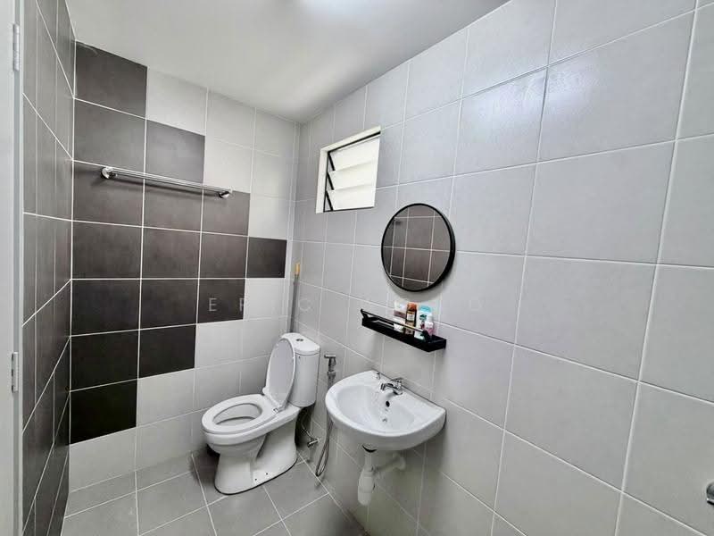 Kediaman Servis untuk Disewa di RESIDENSI JED - Eric Wong - Bathroom - PropertyGuru.com.my