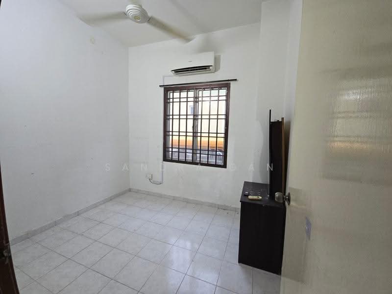 2-storey Terraced House for Sale in Taman Setia Indah (Tebrau) - Sandra Gan - Bedroom - PropertyGuru.com.my