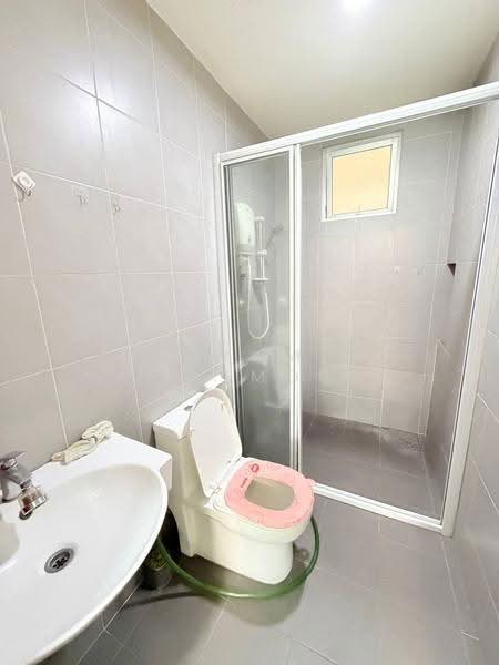 Service Residence for Rent at Savanna Executive Suite @ Southville City - Muhammad Nazli Mohd Amin - Bathroom - PropertyGuru.com.my