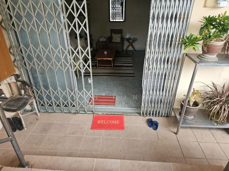 1-storey Terraced House for Sale in Kuchai Lama (Kuala Lumpur) - Jun Ming - Entrance - PropertyGuru.com.my