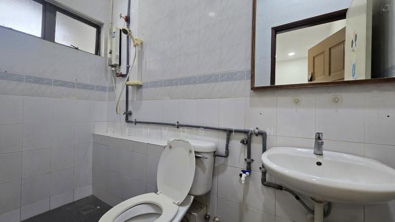2-storey Terraced House for Sale in Bandar Tasik Selatan (Kuala Lumpur) - Rehvus Tan - Bathroom - PropertyGuru.com.my