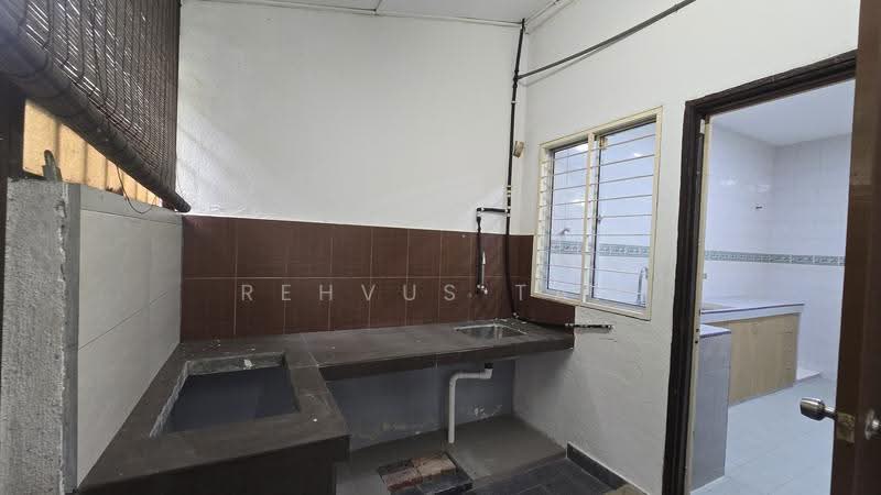 2-storey Terraced House for Sale in Bandar Tasik Selatan (Kuala Lumpur) - Rehvus Tan - Kitchen - PropertyGuru.com.my