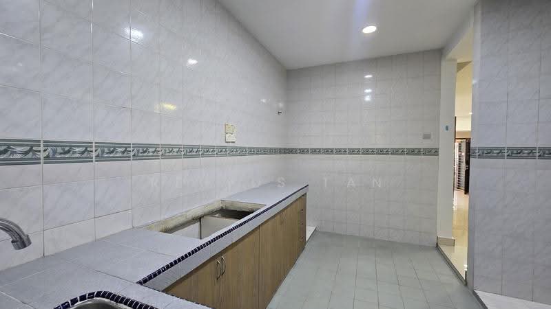 2-storey Terraced House for Sale in Bandar Tasik Selatan (Kuala Lumpur) - Rehvus Tan - Kitchen - PropertyGuru.com.my