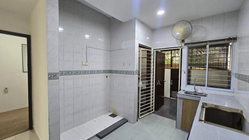 2-storey Terraced House for Sale in Bandar Tasik Selatan (Kuala Lumpur) - Rehvus Tan - Kitchen - PropertyGuru.com.my