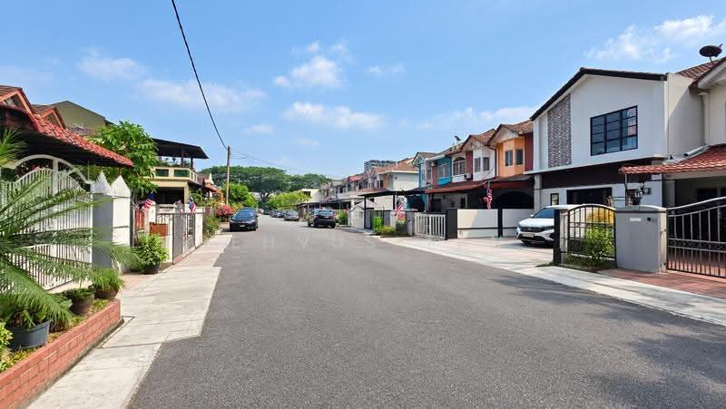 2-storey Terraced House for Sale in Bandar Tasik Selatan (Kuala Lumpur) - Rehvus Tan - Exterior - PropertyGuru.com.my