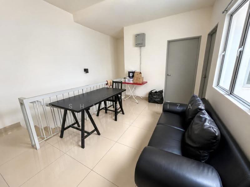 Townhouse for Sale in Bandar Saujana Putra (Tanjong Duabelas) - Dr Shahril Nizam - Living Room - PropertyGuru.com.my