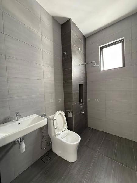 Rumah Teres 2-Tingkat untuk Dijual di Taman Impian Emas (Skudai) - Junz Liew - Bathroom - PropertyGuru.com.my