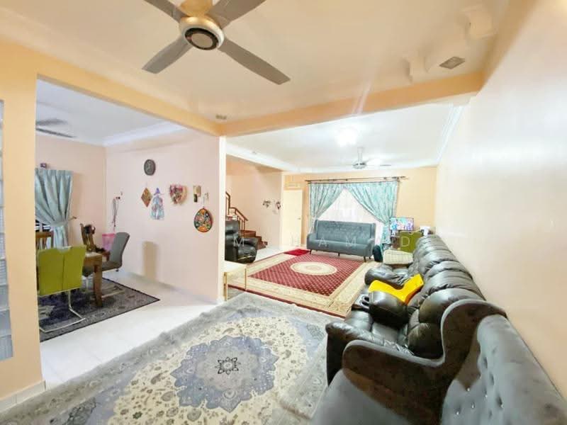 2-storey Terraced House for Sale in Bandar Bukit Mahkota (Bangi) - Adi Mohamad - Living Room - PropertyGuru.com.my