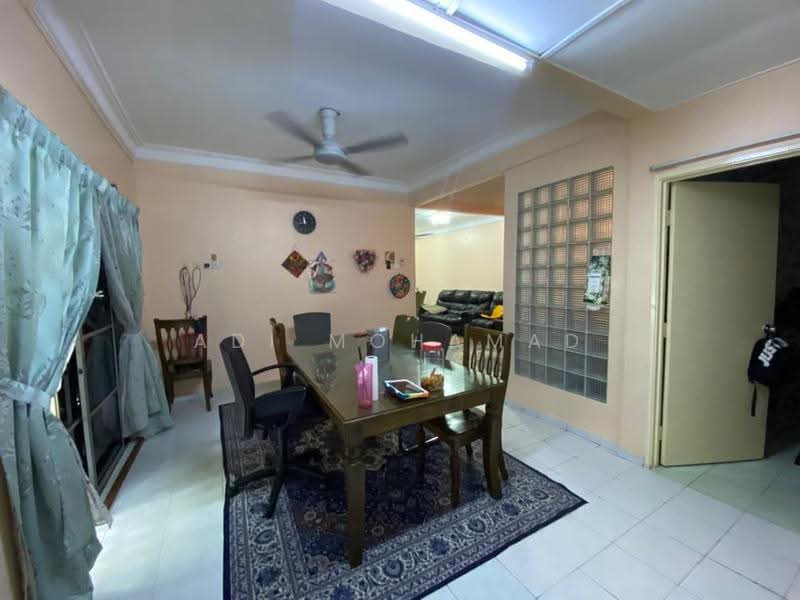2-storey Terraced House for Sale in Bandar Bukit Mahkota (Bangi) - Adi Mohamad - Dining Room - PropertyGuru.com.my