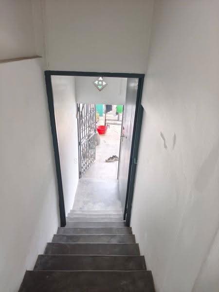 Rumah Bandar untuk Disewa di Taman Salak Selatan (Salak South) - Justin Lew - Entrance - PropertyGuru.com.my