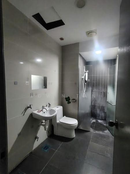 Kediaman Servis untuk Disewa di Boulevard 51 - Edwin Tan - Bathroom - PropertyGuru.com.my