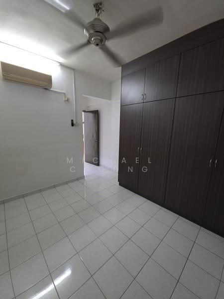 Pangsapuri untuk Dijual di Sri Dahlia - Michael Choong - Bedroom - PropertyGuru.com.my