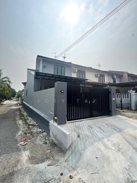 Rumah Teres 2-Tingkat untuk Dijual di Taman Puteri Wangsa (Ulu Tiram) - Joey Tay - Exterior - PropertyGuru.com.my