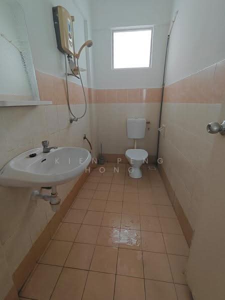 Apartment for Sale at Pangsapuri Seri Pinang - Kien Peng Hong - PropertyGuru.com.my
