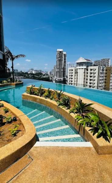 Kediaman Servis untuk Dijual di Residensi Estetik 8 (Est8) - Fifi Natasya - Pool - PropertyGuru.com.my