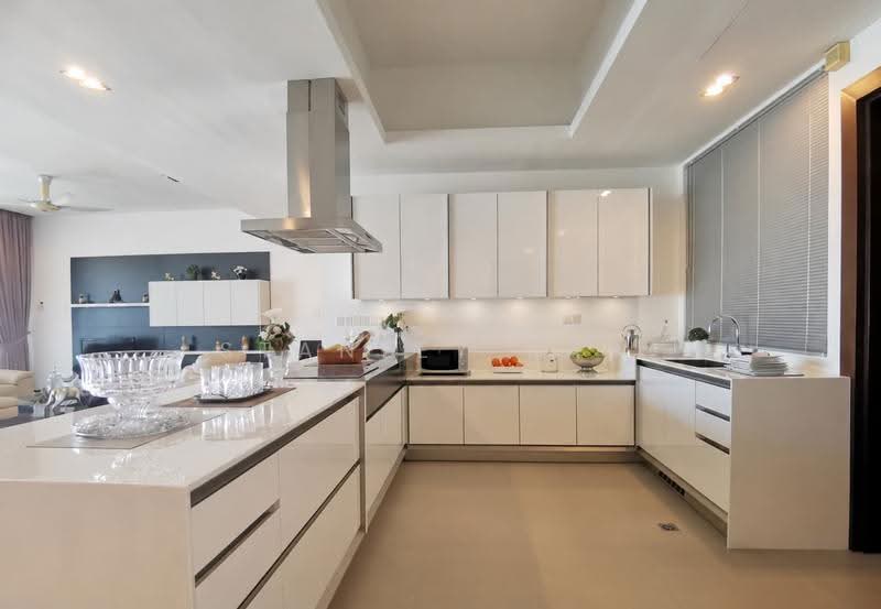 Kondominium untuk Dijual di Infinity Beachfront Condominium - Stanley Saw - Kitchen - PropertyGuru.com.my