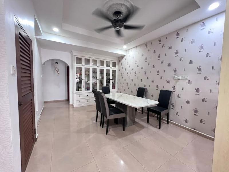 2-storey Terraced House for Sale in Taman Pulai Utama (Skudai) - Iden Tan - Dining Room - PropertyGuru.com.my