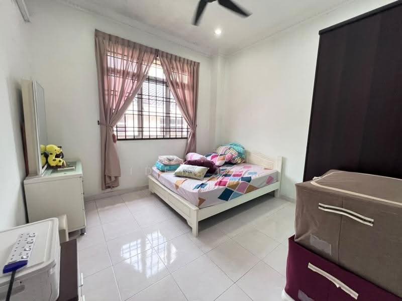 2-storey Terraced House for Sale in Taman Pulai Utama (Skudai) - Iden Tan - Bedroom - PropertyGuru.com.my