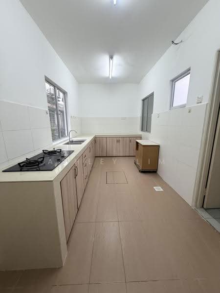 2-storey Terraced House for Rent in TAMAN PUCHONG UTAMA (Puchong) - Ashley Lim - Kitchen - PropertyGuru.com.my