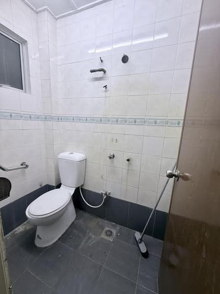 2-storey Terraced House for Rent in TAMAN PUCHONG UTAMA (Puchong) - Ashley Lim - Bathroom - PropertyGuru.com.my