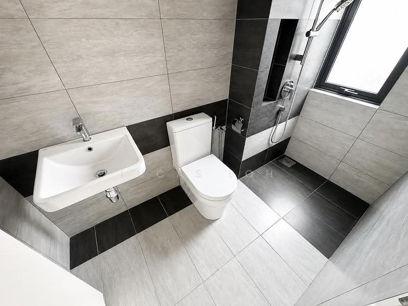 Semi-Detached House for Sale in Bandar Seri Coalfields (Sungai Buloh) - Lucas Loh - Bathroom - PropertyGuru.com.my