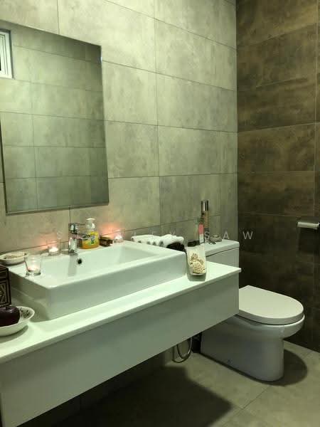 Kondominium untuk Dijual di Residence 21 - Stanley Saw - Bathroom - PropertyGuru.com.my