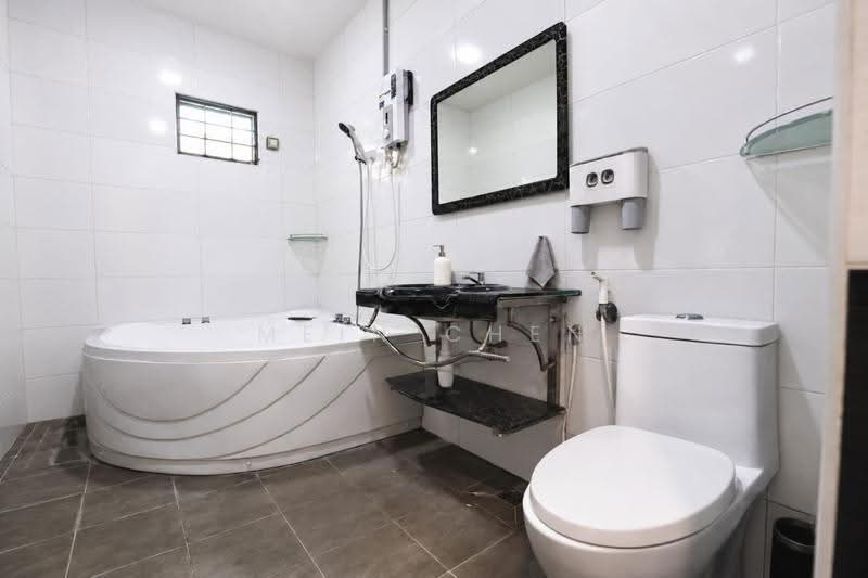 Bungalow House untuk Disewa di Cheras (Kuala Lumpur) - Mein Chen - Bathroom - PropertyGuru.com.my