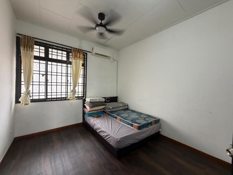 Rumah Teres 2-Tingkat untuk Dijual di Taman Jaya Mas (Skudai) - Janice Teo - Bedroom - PropertyGuru.com.my
