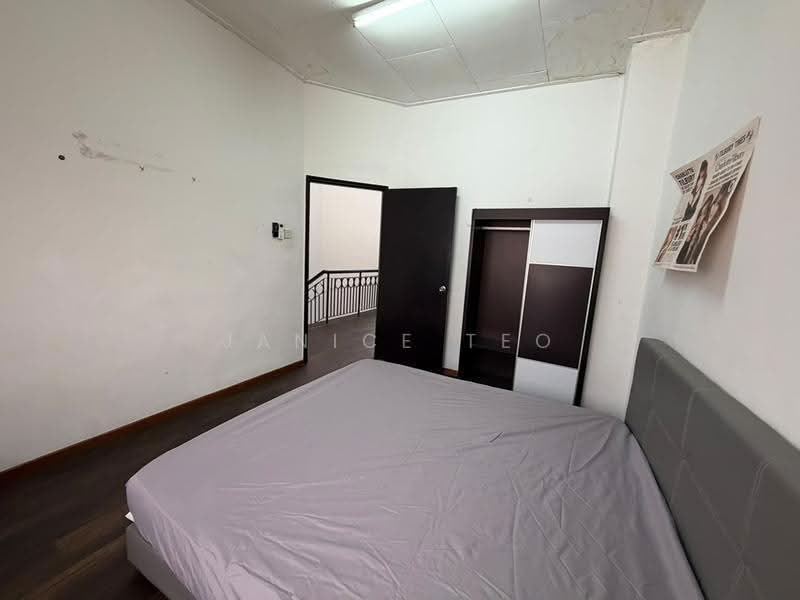 Rumah Teres 2-Tingkat untuk Dijual di Taman Jaya Mas (Skudai) - Janice Teo - Bedroom - PropertyGuru.com.my