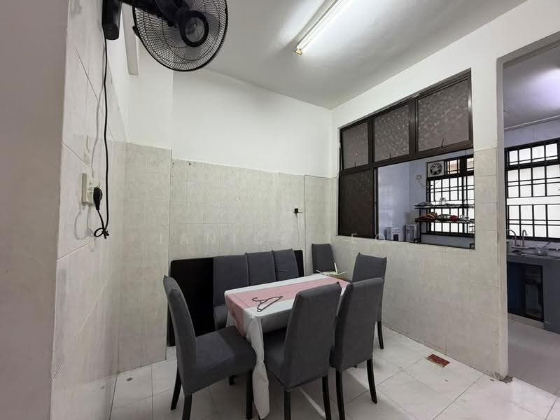 Rumah Teres 2-Tingkat untuk Dijual di Taman Jaya Mas (Skudai) - Janice Teo - Dining Room - PropertyGuru.com.my
