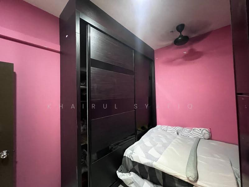 Kediaman Servis untuk Dijual di Suria Putra - Khairul Syafiq - Bedroom - PropertyGuru.com.my