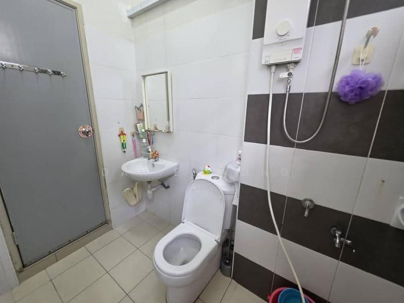 2-storey Terraced House for Sale in Ulu Tiram (Johor) - Daniel Yong - Bathroom - PropertyGuru.com.my