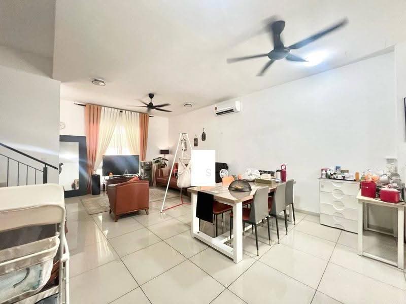 Rumah Teres 2-Tingkat untuk Dijual di Sepang (Selangor) - Alif Saad - Living Room - PropertyGuru.com.my