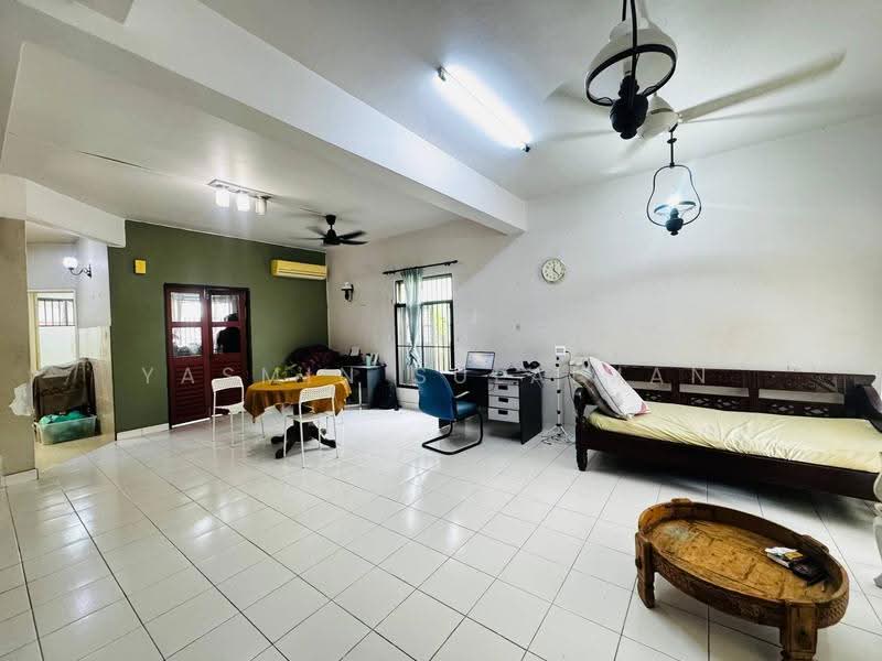 Rumah Teres 2-Tingkat untuk Dijual di Kota Damansara (Selangor) - Yasmin Sulaiman - Living Room - PropertyGuru.com.my