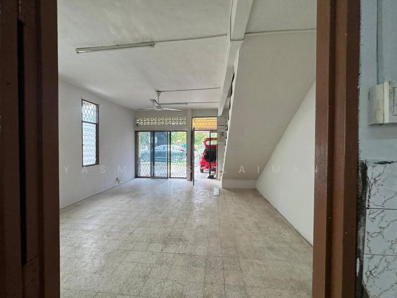 Rumah Teres 2-Tingkat untuk Dijual di Kota Damansara (Selangor) - Yasmin Sulaiman - Living Room - PropertyGuru.com.my