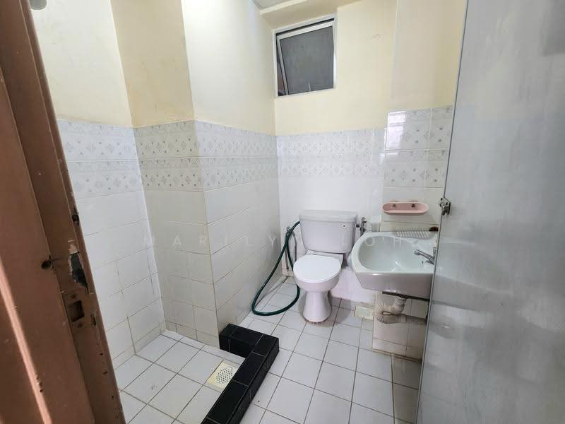 Condominium for Sale at Kelana Puteri - Marilyn Loh - Bathroom - PropertyGuru.com.my