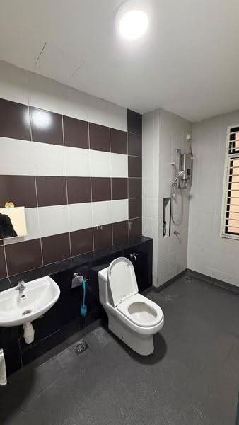 Apartment for Rent at Austin Regency (Pangsapuri Austin Perdana) - Win Tan - Bathroom - PropertyGuru.com.my