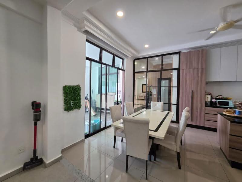 Cluster House for Sale in Taman Kota Masai (Pasir Gudang) - Eddy Chan - Dining Room - PropertyGuru.com.my