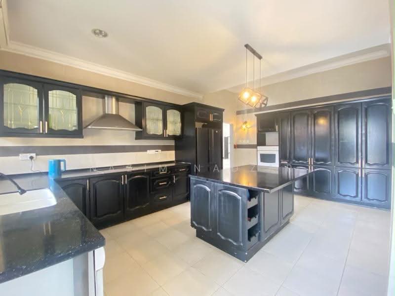 Bungalow House for Sale in Country Heights (Kajang) - Nazim Nadzar - PropertyGuru.com.my