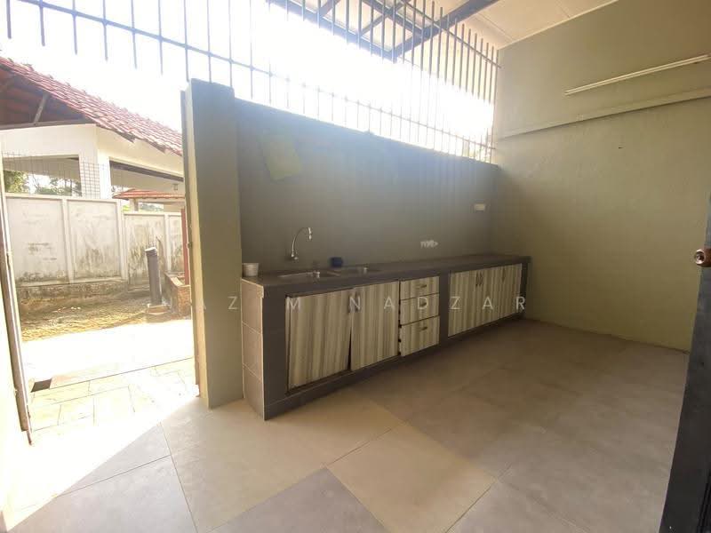 Bungalow House for Sale in Country Heights (Kajang) - Nazim Nadzar - PropertyGuru.com.my