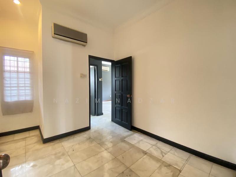 Bungalow House for Sale in Country Heights (Kajang) - Nazim Nadzar - PropertyGuru.com.my