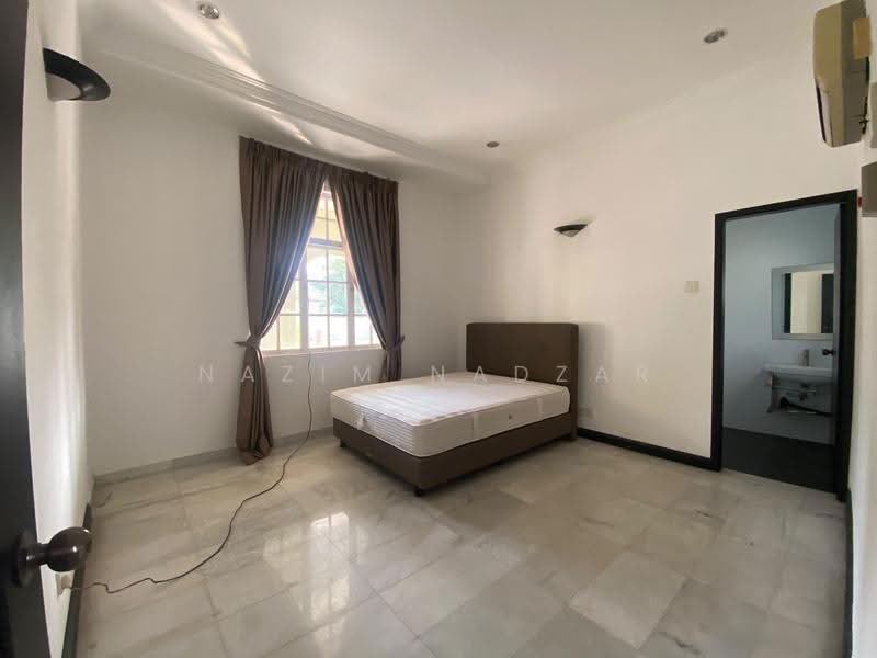 Bungalow House for Sale in Country Heights (Kajang) - Nazim Nadzar - PropertyGuru.com.my