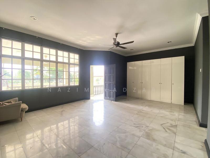 Bungalow House for Sale in Country Heights (Kajang) - Nazim Nadzar - PropertyGuru.com.my