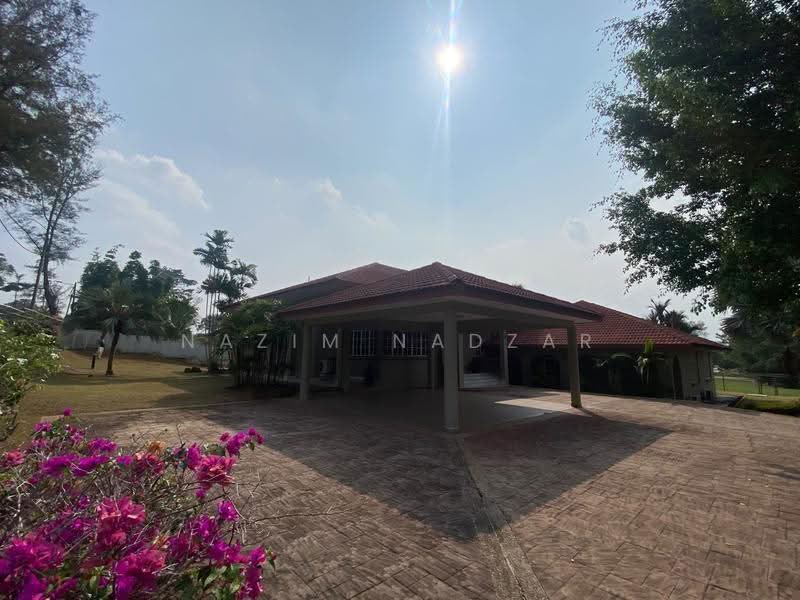 Bungalow House for Sale in Country Heights (Kajang) - Nazim Nadzar - PropertyGuru.com.my
