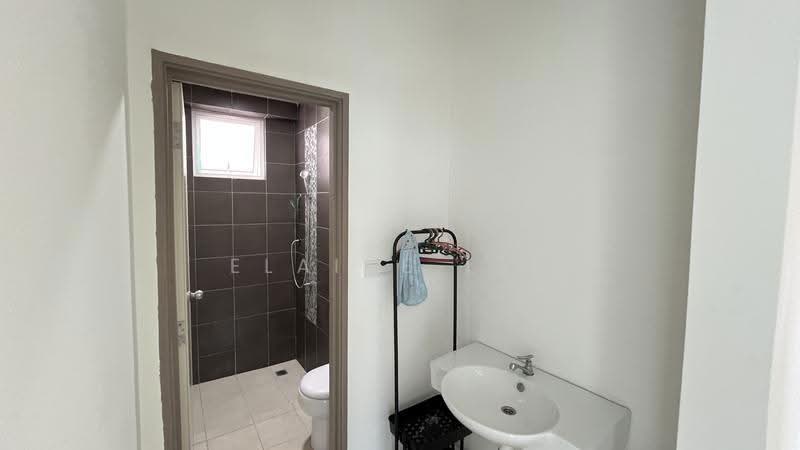 Condominium for Rent at Solaria Residences - Elaine Lee - Bathroom - PropertyGuru.com.my