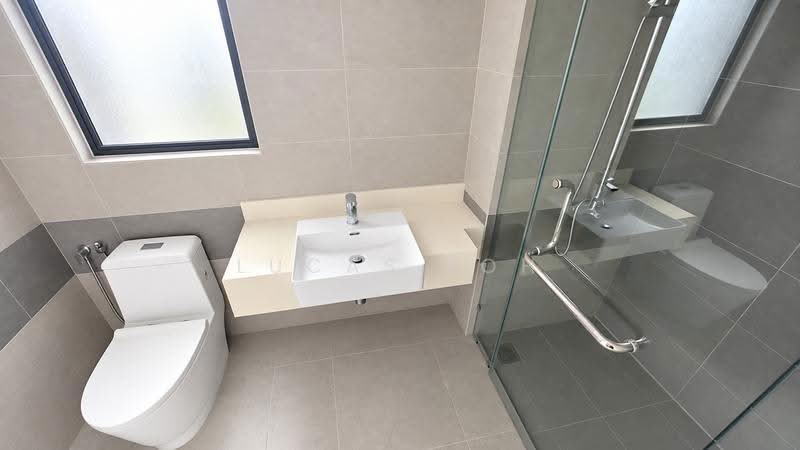 Semi-Detached House for Sale in Bandar Seri Coalfields (Sungai Buloh) - Lucas Loh - Bathroom - PropertyGuru.com.my