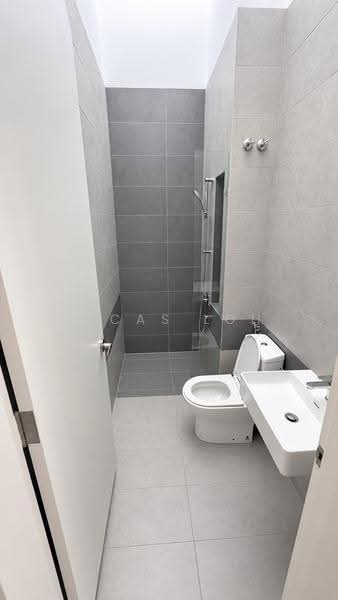 Semi-Detached House for Sale in Bandar Seri Coalfields (Sungai Buloh) - Lucas Loh - Bathroom - PropertyGuru.com.my