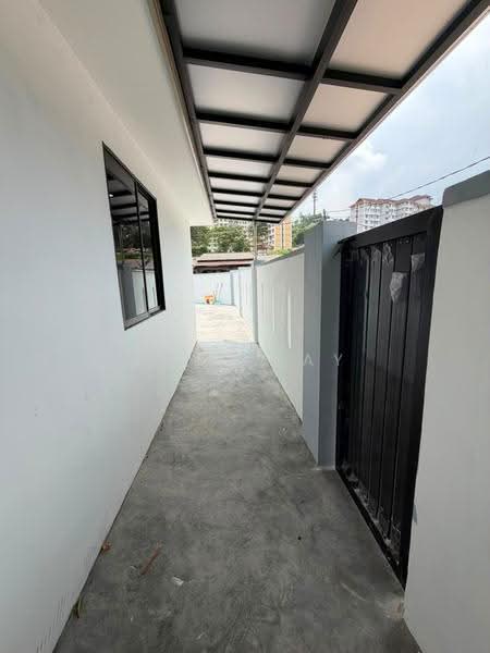1-storey Terraced House for Sale in Skudai (Johor) - Joey Tay - Exterior - PropertyGuru.com.my